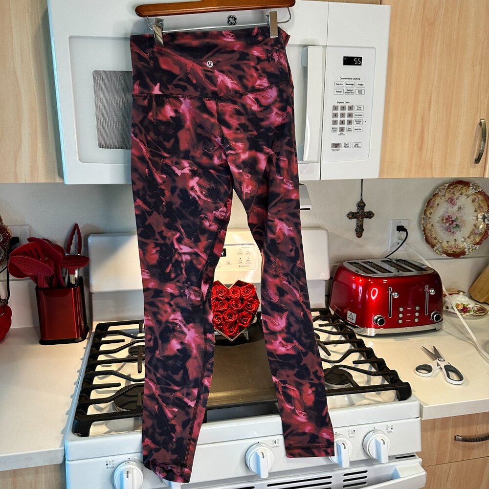 Lululemon Capri leggings red/black/orange